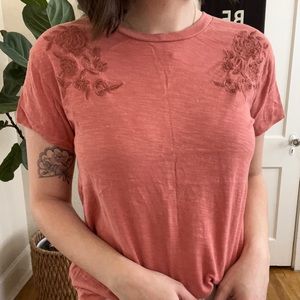 peachy pink lucky brand floral embroidered t-shirt